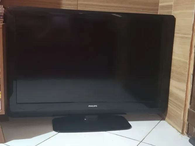 TV Philips 42 Polegadas (NÃO É SMART)