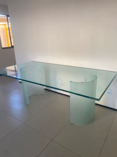 Mesa de vidro com 6 cadeiras