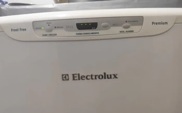 Geladeira Eletrolux Frostfree, DF41
