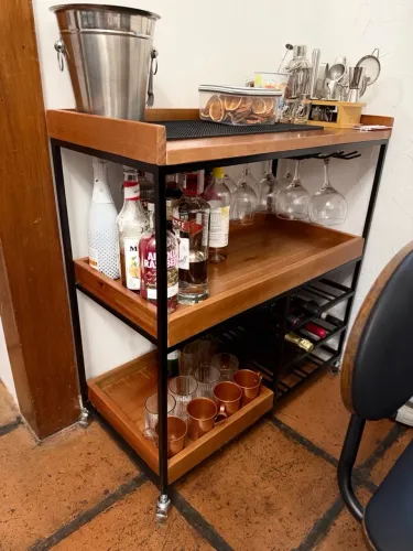 VENDO - CARRINHO BAR GOURMET COM ADEGA E PORTA-TAÇAS | ESTILO INDUSTRIAL