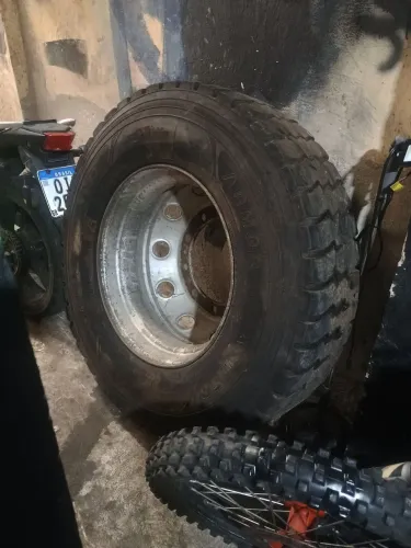 Roda completa caminhão