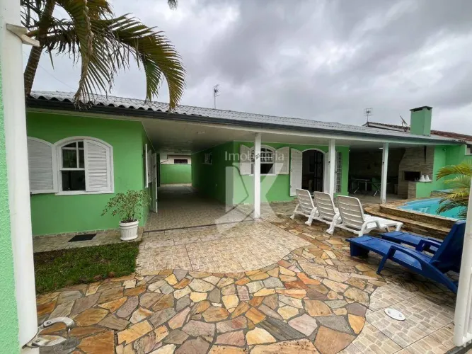 Casa com piscina e ar + 4 dorm.( sendo que 2 são suítes) para alugar, 180 m² por R$ 1.500/