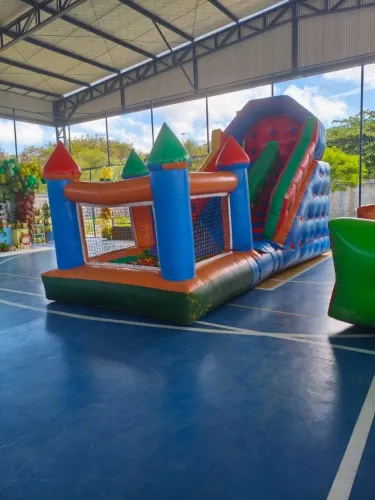 Tobogã 2 em 1 com Castelo