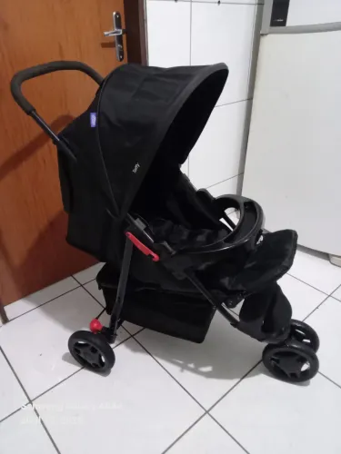 Carrinho de bebê cosco semi Novo unissex 