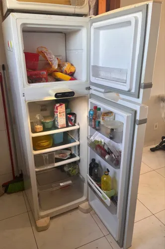 Geladeira CONSUL 275 L