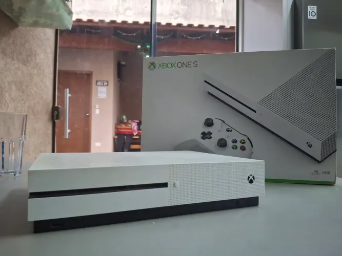 XBOX ONE S 1TB, 1 CONTROLE