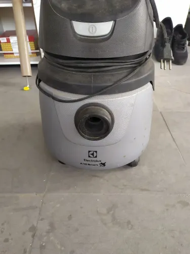 Vendo aspirador Eletrolux