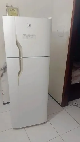 Geladeira Electrolux Frost Free 400 litros faço a entrega passo cartão