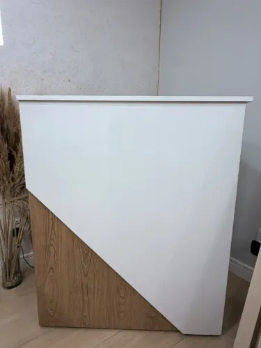 Balção de recepção + 7 ripas decorativas