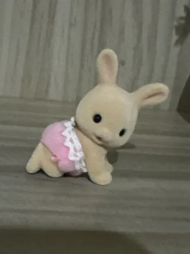 Coelha fofa sylvanian families original sem acessórios 