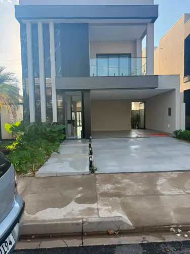 Sobrado com 3 suites no Belvedere II