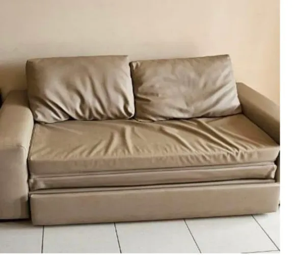 Sofá-cama de couro marrom