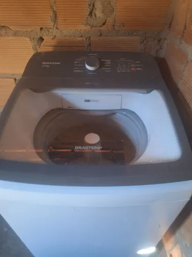 Vendo uma máquina lava e seca