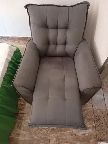 Vendo poltrona do papai.