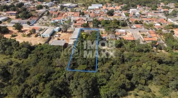 Casa à venda no Centro de Mimoso de Goiás | 3000m²