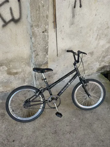 Bicicletas duas todos revisado aro 26 outra Cross. as duas 550