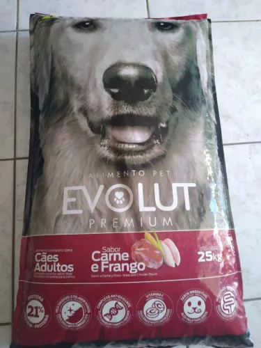 Saco com 25 kgs de Ração Premiun para Cães 