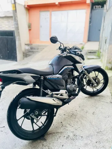 Titan 160 2022 cinza metálico (único dono)