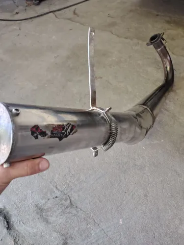 Vendo escapamento dimensionado DT 200 , DT180 marca Rocket 