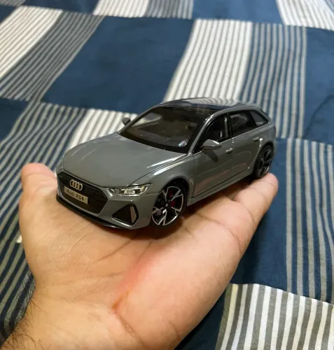 Miniatura Audi RS6