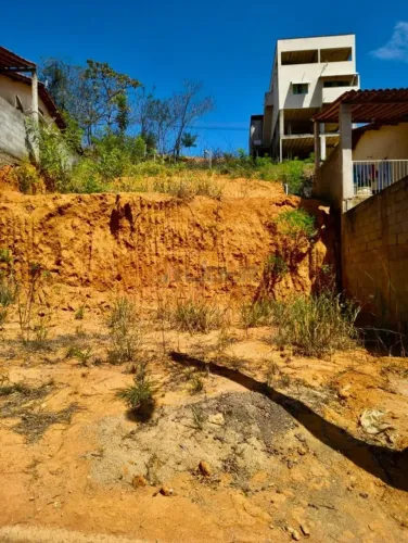 Vendo Lote no Parque dos Jacarandás