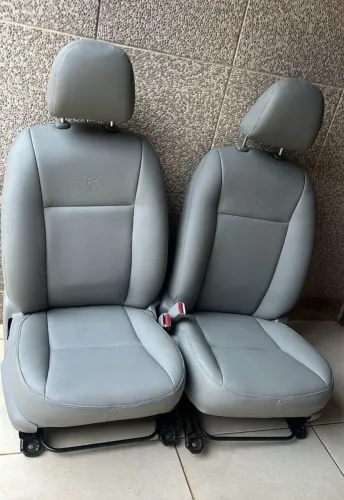 Bancos Toyota Corolla em couro 