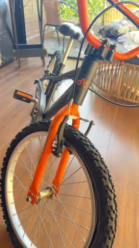 Bicicleta NOVÍSSIMA Apollo Nathor aro 20 pouco uso