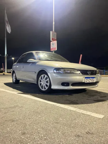 Chevrolet Vectra CD 2.2 16V / 2.0 16V Mec./aut. 1999