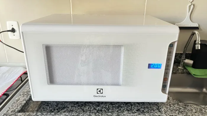 Microondas Electrolux | 220W | 31 litros