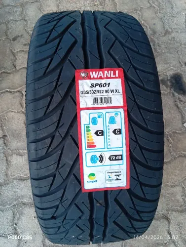 Pneu aro 22 medida 235/30/22 na promoção, entrego a domicílio. R$ 700,00
