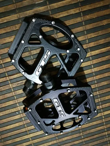 Pedal Bike Alumínio <br>