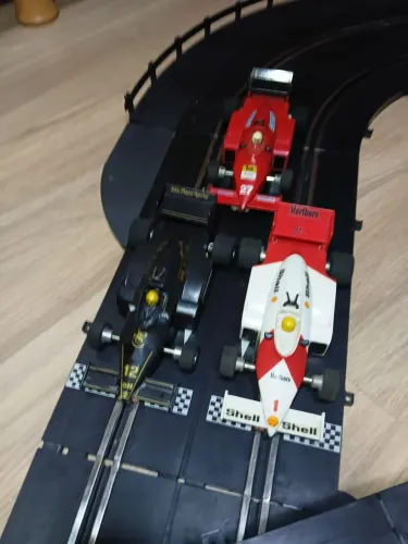 Autorama Estrela Vitória de um campeão Senna com 3 carrinhos