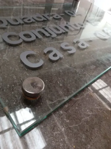Placa se endereço vidro 