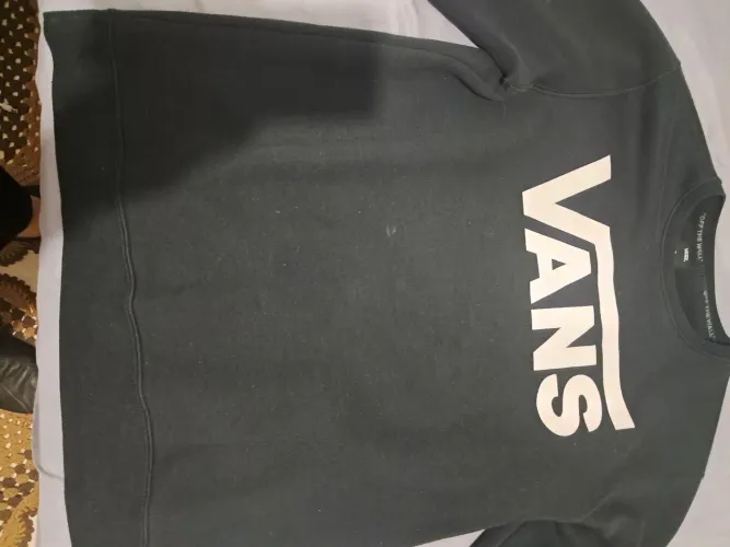 Várias roupas