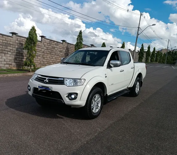Mitsubishi L200 Triton HPE 3.2 CD TB Int.diesel AUT 2016