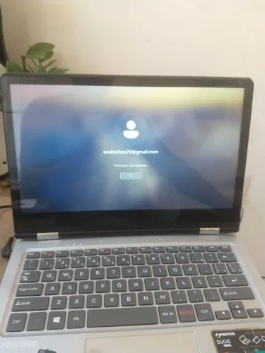 Netbook convencional/tablet