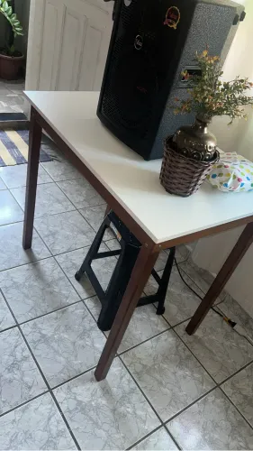 Mesa de 4 cadeiras
