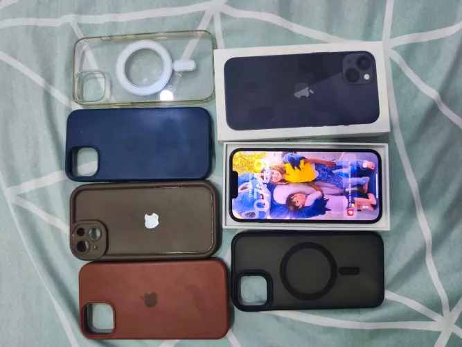 Vendo iPhone 13 impecável nunca aberto.