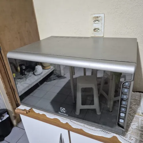 Micro-ondas Electrolux Espelhado (Com Defeito / Não está aquecendo)
