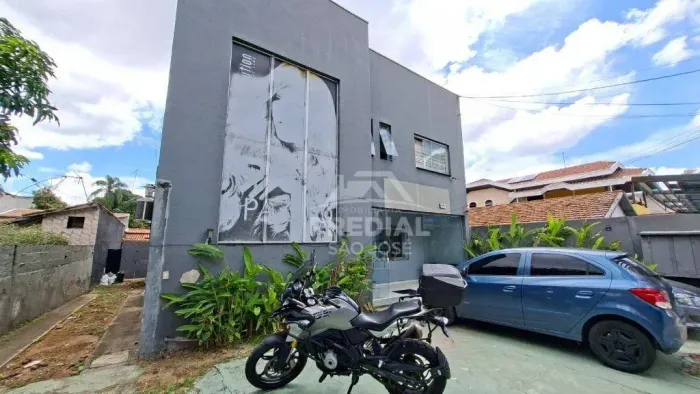 Casa com 28 Kitnets no Parque Industrial  Oportunidade para Investidores com Visão de Long