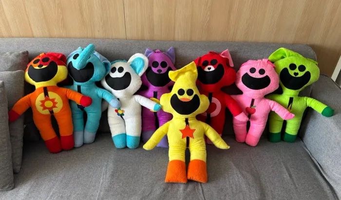 Pelúcia Smiling Critters (8un)