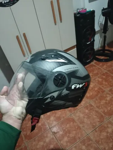Capacete FW3 aberto