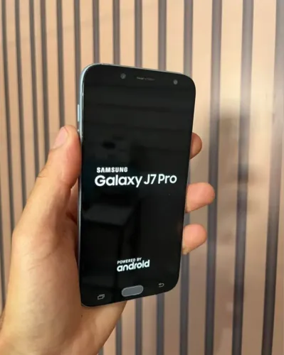 Celular Samsung J7 PRO 64GB