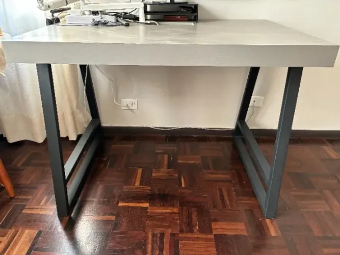 Mesa de Escritório Grande e Alta / Home Office - Estrutura Metálica