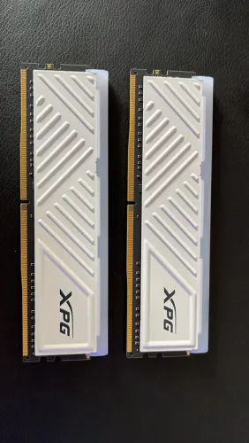 Título: Memória RAM XPG 32GB (2x16GB) DDR4 3200MHz CL16 - Estado de Nova
