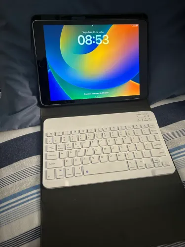 iPad 9 64gb com capa, mouse e teclado 