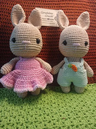 Casal de Coelhos em Amigurumi