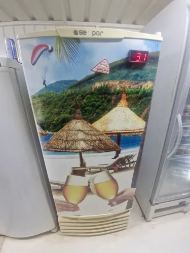 CERVEJEIRA COM REGULAGEM 0°,-2°,-4° EM OTIMO ESTADO 