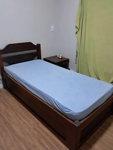CAMA DE SOLTEIRO IMBUIA MACIÇA