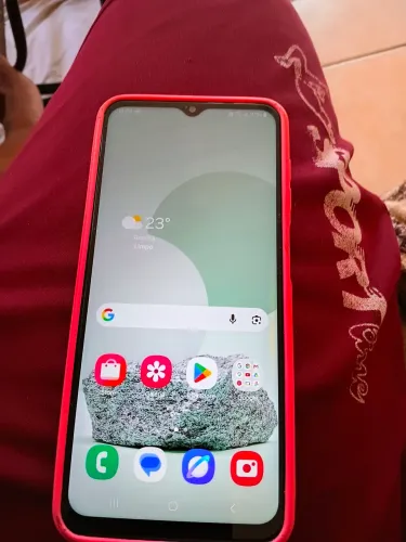 Vende se este telefone 350 reais